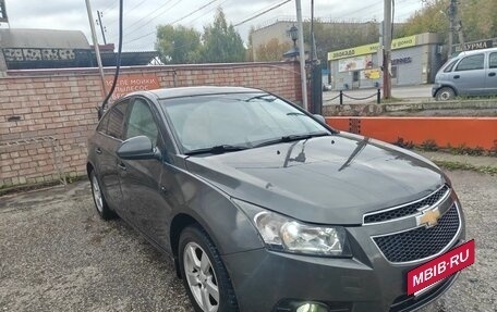 Chevrolet Cruze II, 2011 год, 550 000 рублей, 2 фотография