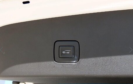 Chevrolet Trax, 2023 год, 1 920 000 рублей, 19 фотография