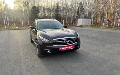 Infiniti QX70, 2014 год, 1 300 000 рублей, 2 фотография