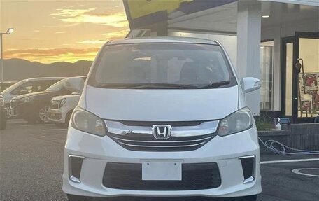 Honda Freed I, 2015 год, 862 000 рублей, 2 фотография