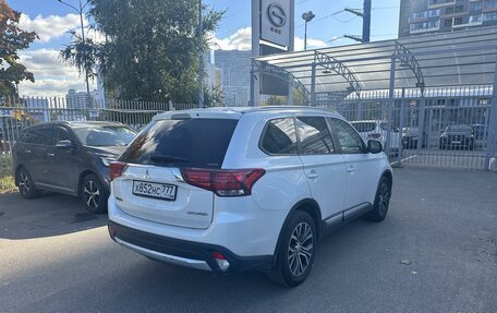 Mitsubishi Outlander III рестайлинг 3, 2015 год, 1 799 000 рублей, 3 фотография