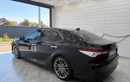 Toyota Camry, 2020 год, 2 590 000 рублей, 4 фотография