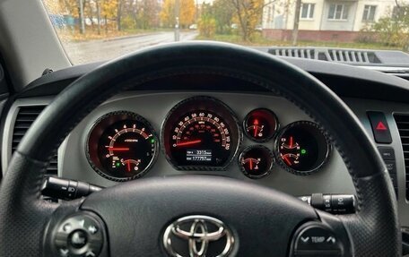 Toyota Sequoia II рестайлинг, 2008 год, 4 100 000 рублей, 15 фотография
