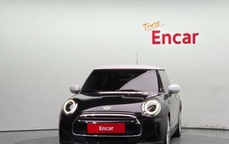 MINI Hatch, 2022 год, 1 726 000 рублей, 2 фотография
