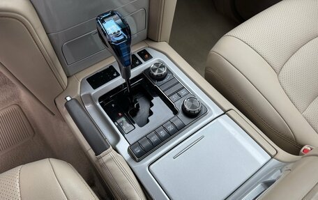 Toyota Land Cruiser 200, 2020 год, 7 690 000 рублей, 20 фотография