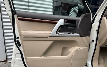 Toyota Land Cruiser 200, 2020 год, 7 690 000 рублей, 21 фотография