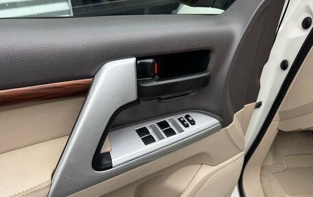 Toyota Land Cruiser 200, 2020 год, 7 690 000 рублей, 22 фотография