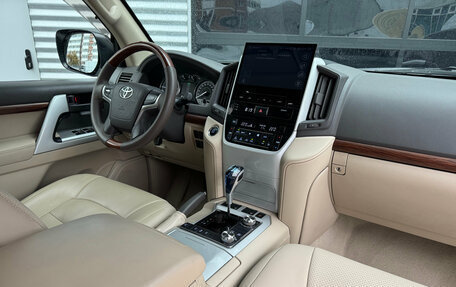 Toyota Land Cruiser 200, 2020 год, 7 690 000 рублей, 31 фотография