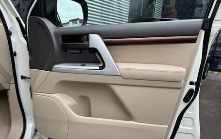 Toyota Land Cruiser 200, 2020 год, 7 690 000 рублей, 29 фотография