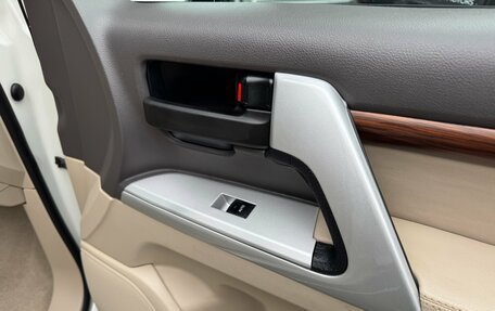 Toyota Land Cruiser 200, 2020 год, 7 690 000 рублей, 30 фотография