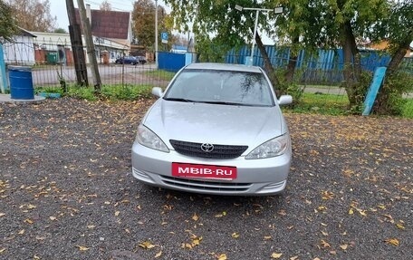 Toyota Camry V40, 2002 год, 595 000 рублей, 2 фотография