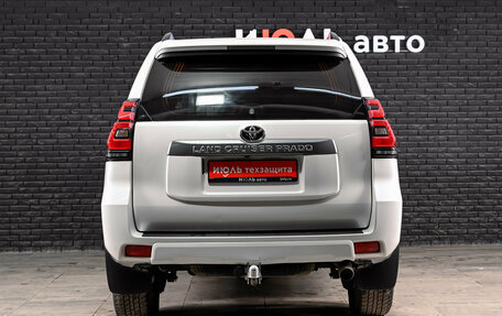 Toyota Land Cruiser Prado 150 рестайлинг 2, 2022 год, 4 895 000 рублей, 6 фотография