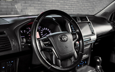 Toyota Land Cruiser Prado 150 рестайлинг 2, 2022 год, 4 895 000 рублей, 16 фотография
