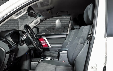 Toyota Land Cruiser Prado 150 рестайлинг 2, 2022 год, 4 895 000 рублей, 11 фотография