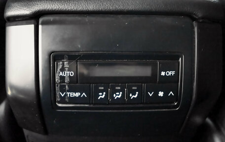 Toyota Land Cruiser Prado 150 рестайлинг 2, 2022 год, 4 895 000 рублей, 19 фотография