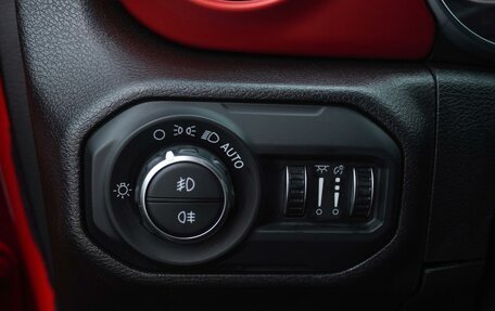 Jeep Wrangler, 2020 год, 3 935 000 рублей, 23 фотография
