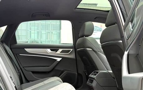 Audi A6, 2023 год, 5 000 000 рублей, 10 фотография