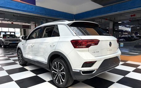 Volkswagen T-Roc I, 2022 год, 1 966 666 рублей, 6 фотография