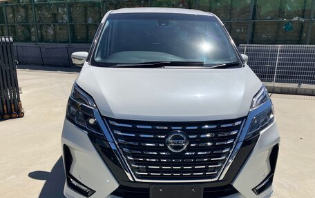 Nissan Serena IV, 2022 год, 1 550 000 рублей, 2 фотография