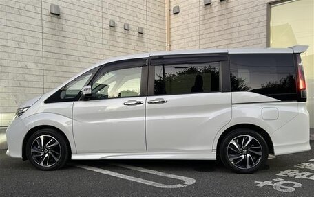Honda Stepwgn IV, 2021 год, 1 975 000 рублей, 3 фотография