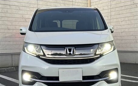 Honda Stepwgn IV, 2021 год, 1 975 000 рублей, 2 фотография