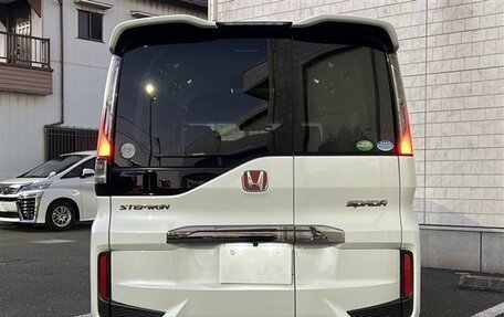 Honda Stepwgn IV, 2021 год, 1 975 000 рублей, 5 фотография