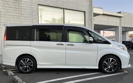 Honda Stepwgn IV, 2021 год, 1 975 000 рублей, 7 фотография