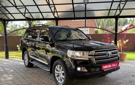 Toyota Land Cruiser 200, 2016 год, 4 650 000 рублей, 3 фотография