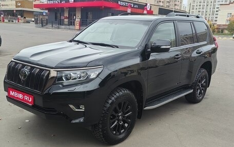 Toyota Land Cruiser Prado 150 рестайлинг 2, 2019 год, 6 000 000 рублей, 1 фотография