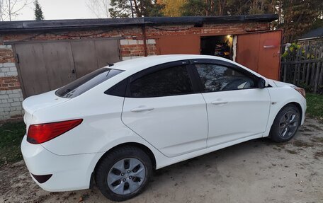 Hyundai Solaris II рестайлинг, 2014 год, 730 000 рублей, 2 фотография