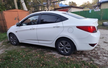 Hyundai Solaris II рестайлинг, 2014 год, 730 000 рублей, 3 фотография