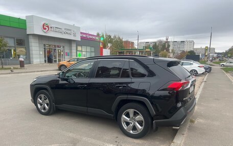Toyota RAV4, 2019 год, 3 290 000 рублей, 3 фотография