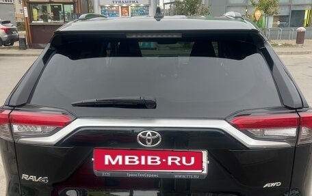 Toyota RAV4, 2019 год, 3 290 000 рублей, 2 фотография