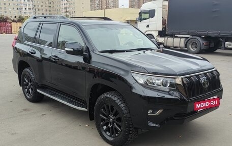 Toyota Land Cruiser Prado 150 рестайлинг 2, 2019 год, 6 000 000 рублей, 2 фотография