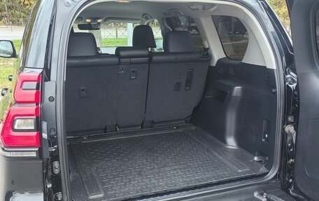 Toyota Land Cruiser Prado 150 рестайлинг 2, 2019 год, 6 000 000 рублей, 10 фотография