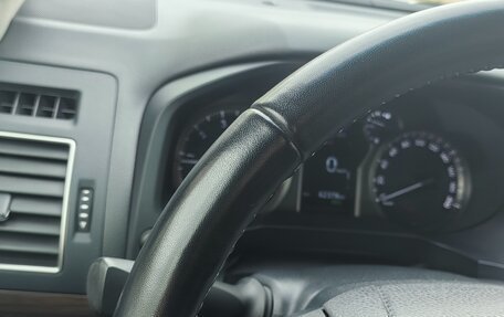 Toyota Land Cruiser Prado 150 рестайлинг 2, 2019 год, 6 000 000 рублей, 21 фотография