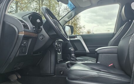 Toyota Land Cruiser Prado 150 рестайлинг 2, 2019 год, 6 000 000 рублей, 16 фотография