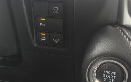 Toyota Land Cruiser Prado 150 рестайлинг 2, 2019 год, 6 000 000 рублей, 24 фотография
