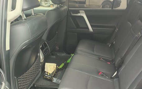 Toyota Land Cruiser Prado 150 рестайлинг 2, 2019 год, 6 000 000 рублей, 23 фотография