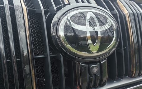 Toyota Land Cruiser Prado 150 рестайлинг 2, 2019 год, 6 000 000 рублей, 31 фотография