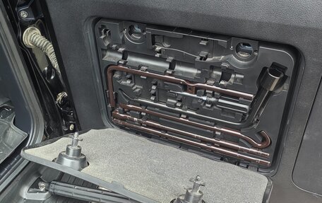 Toyota Land Cruiser Prado 150 рестайлинг 2, 2019 год, 6 000 000 рублей, 28 фотография