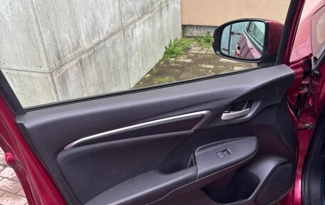 Honda Fit III, 2018 год, 1 200 000 рублей, 15 фотография