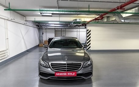 Mercedes-Benz E-Класс, 2017 год, 2 950 000 рублей, 2 фотография