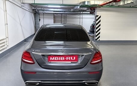 Mercedes-Benz E-Класс, 2017 год, 2 950 000 рублей, 3 фотография