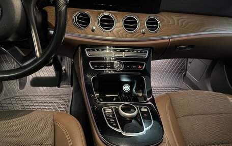 Mercedes-Benz E-Класс, 2017 год, 2 950 000 рублей, 14 фотография
