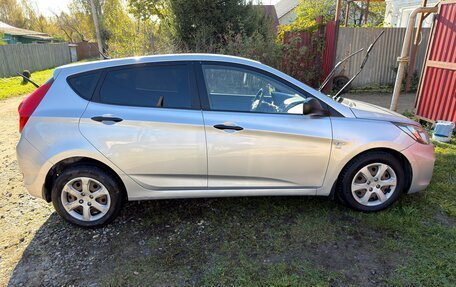 Hyundai Solaris II рестайлинг, 2012 год, 800 000 рублей, 6 фотография