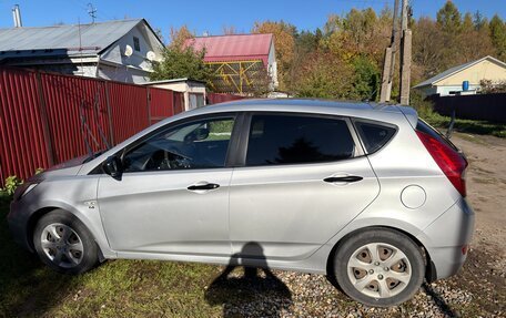Hyundai Solaris II рестайлинг, 2012 год, 800 000 рублей, 8 фотография