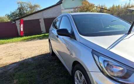 Hyundai Solaris II рестайлинг, 2012 год, 800 000 рублей, 11 фотография