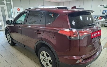 Toyota RAV4, 2018 год, 2 260 000 рублей, 5 фотография