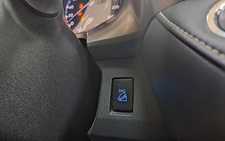 Toyota RAV4, 2018 год, 2 260 000 рублей, 13 фотография